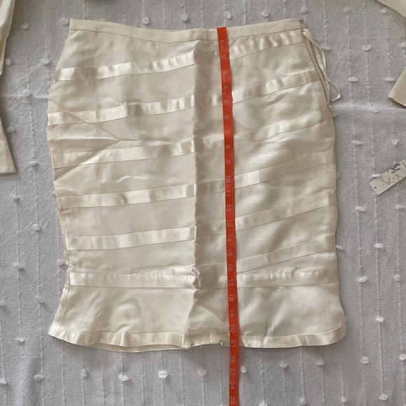 CHIC WHITE IVORY LINEN AND SILK SKIRT SUIT FLARE CUFF - Picture 15 of 16